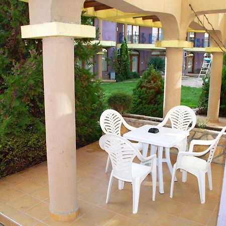 Azura Garden Apartments Chernomorets Esterno foto