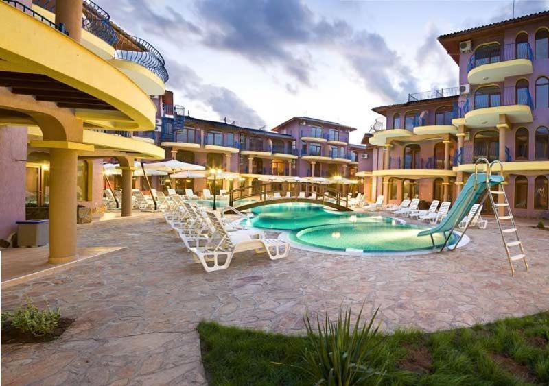 Azura Garden Apartments Chernomorets Esterno foto