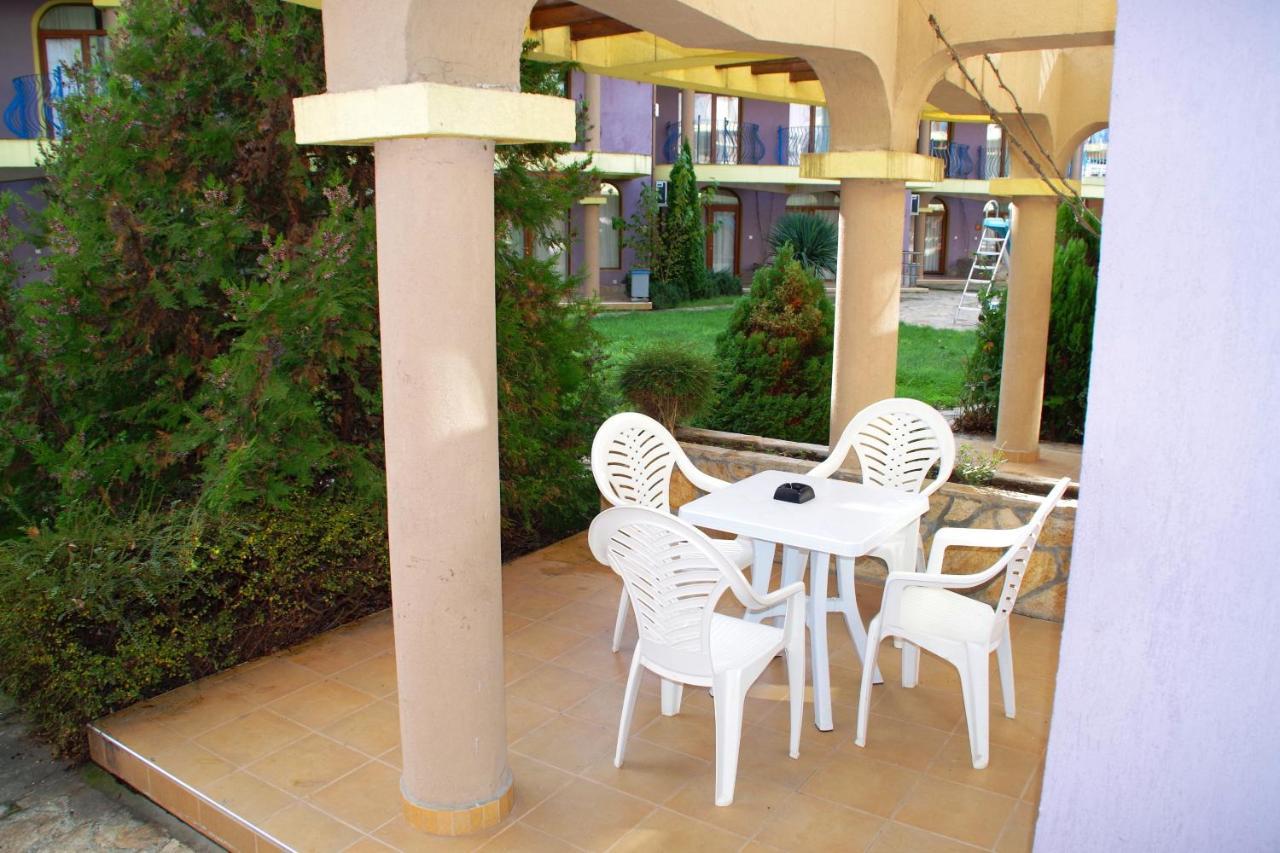 Azura Garden Apartments Chernomorets Esterno foto