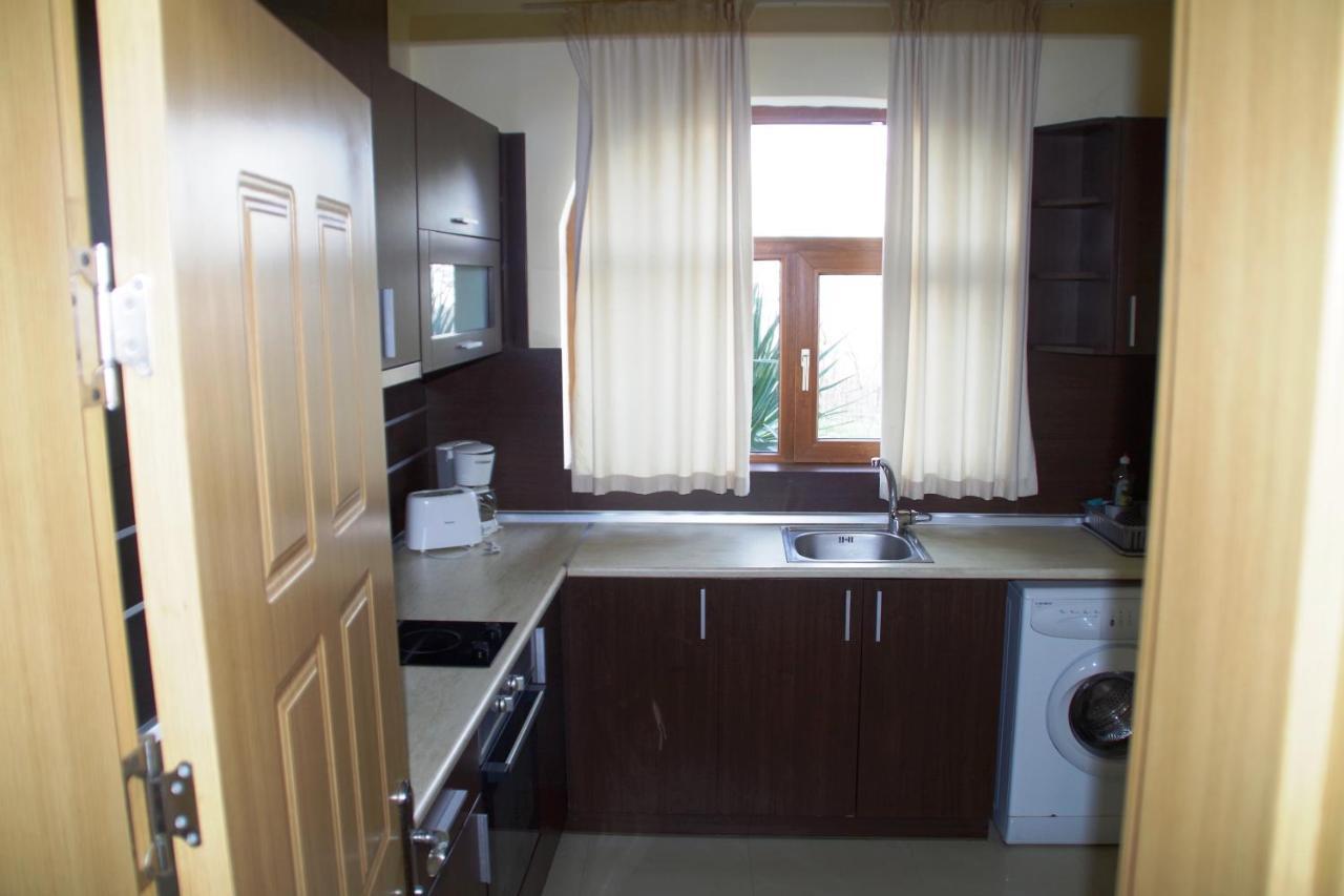 Azura Garden Apartments Chernomorets Esterno foto