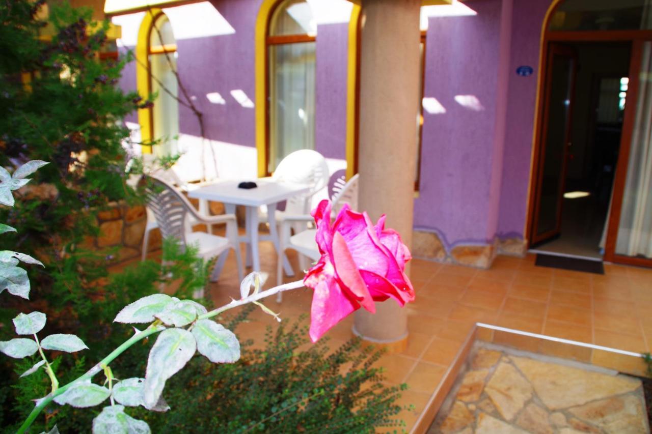 Azura Garden Apartments Chernomorets Esterno foto