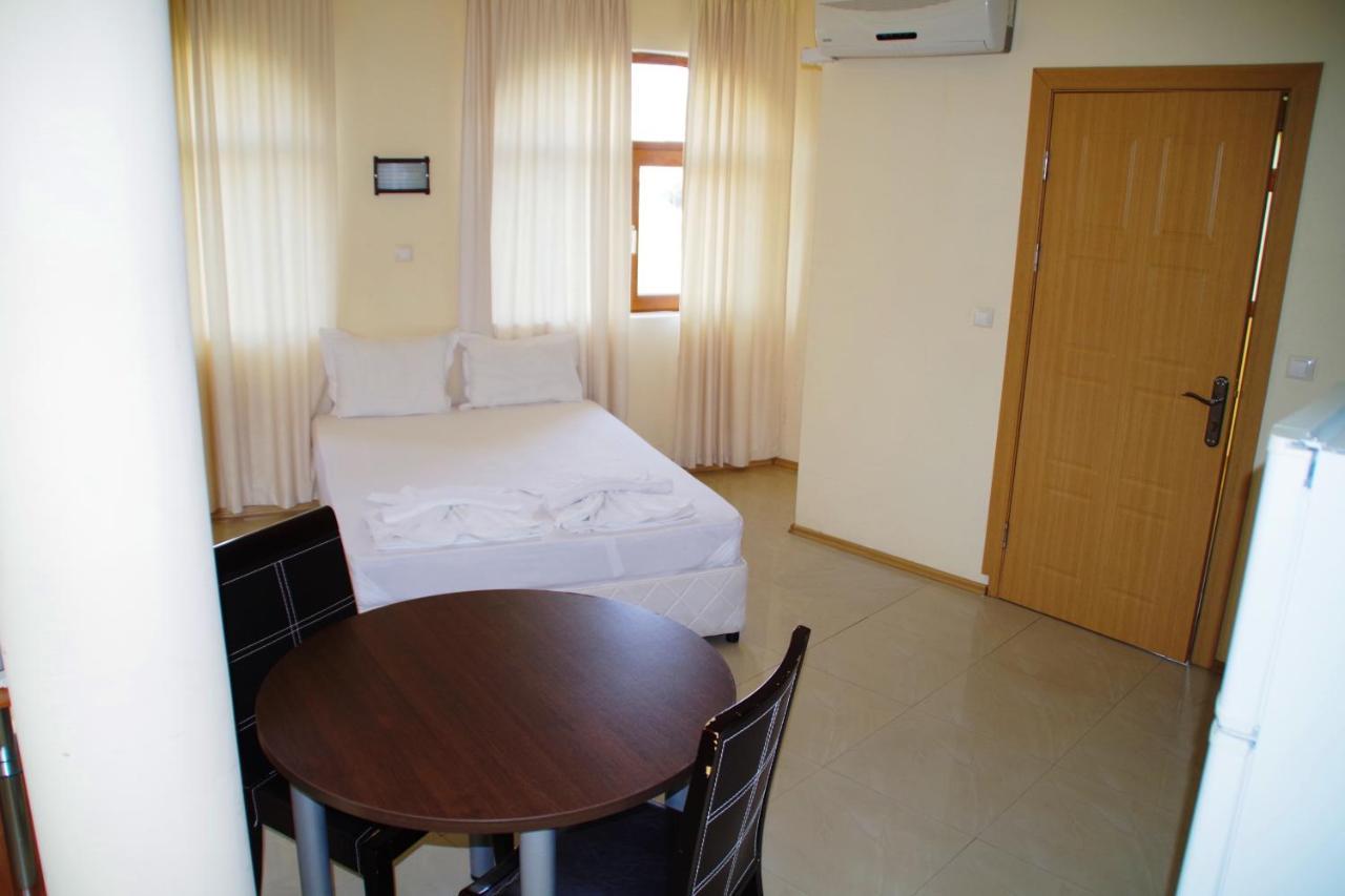Azura Garden Apartments Chernomorets Esterno foto