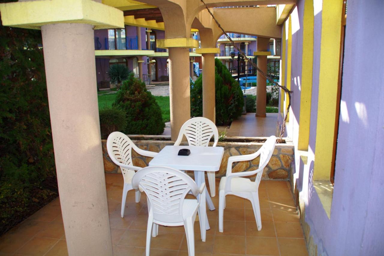 Azura Garden Apartments Chernomorets Esterno foto