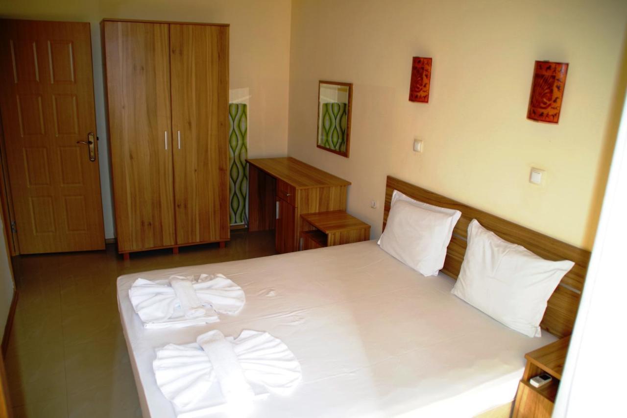 Azura Garden Apartments Chernomorets Esterno foto