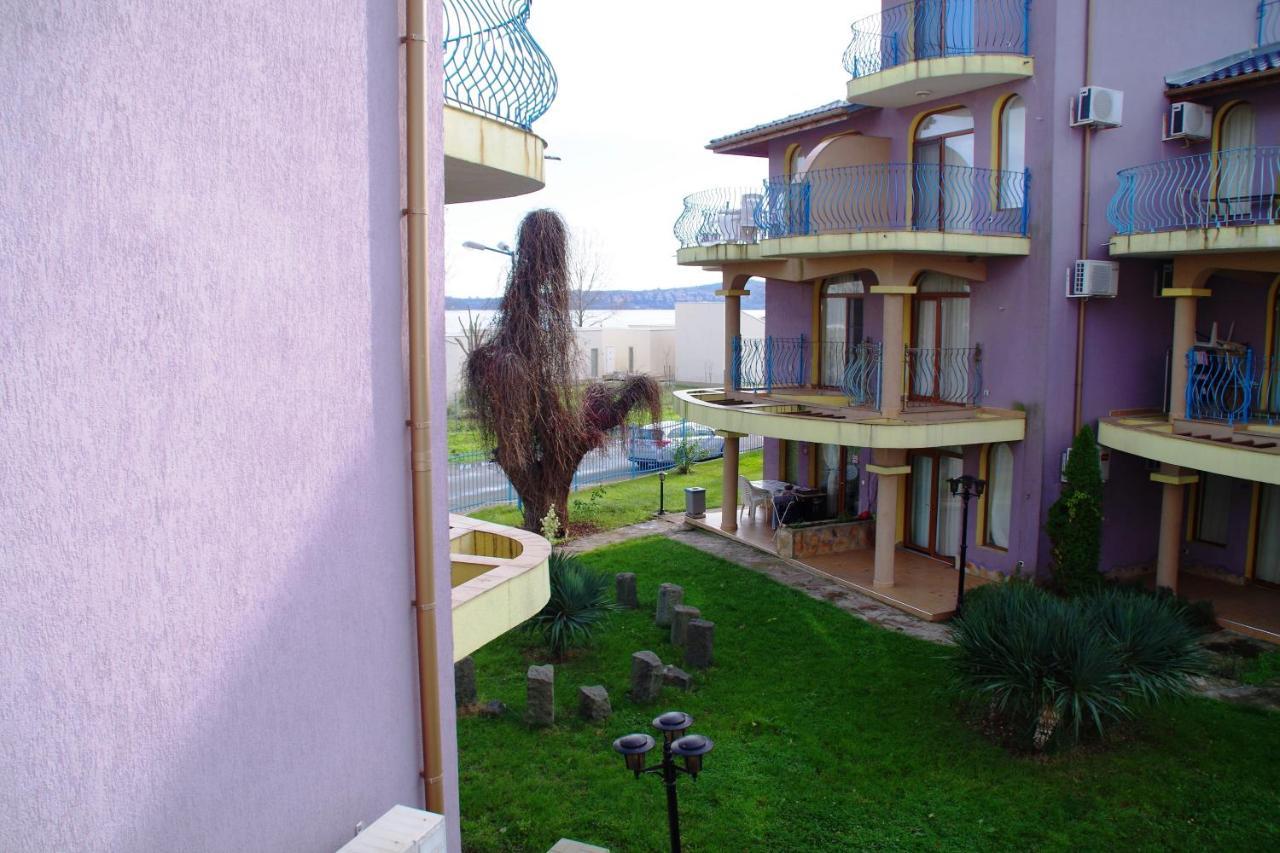 Azura Garden Apartments Chernomorets Esterno foto