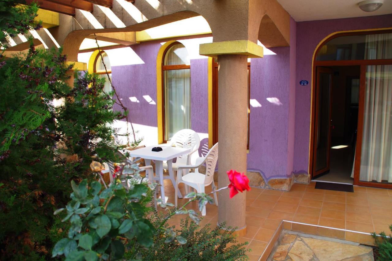 Azura Garden Apartments Chernomorets Esterno foto
