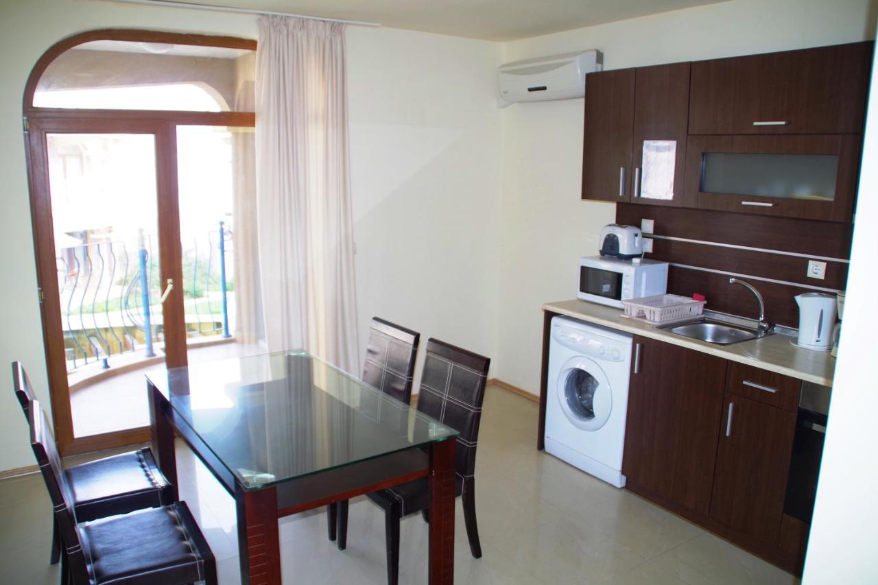 Azura Garden Apartments Chernomorets Esterno foto