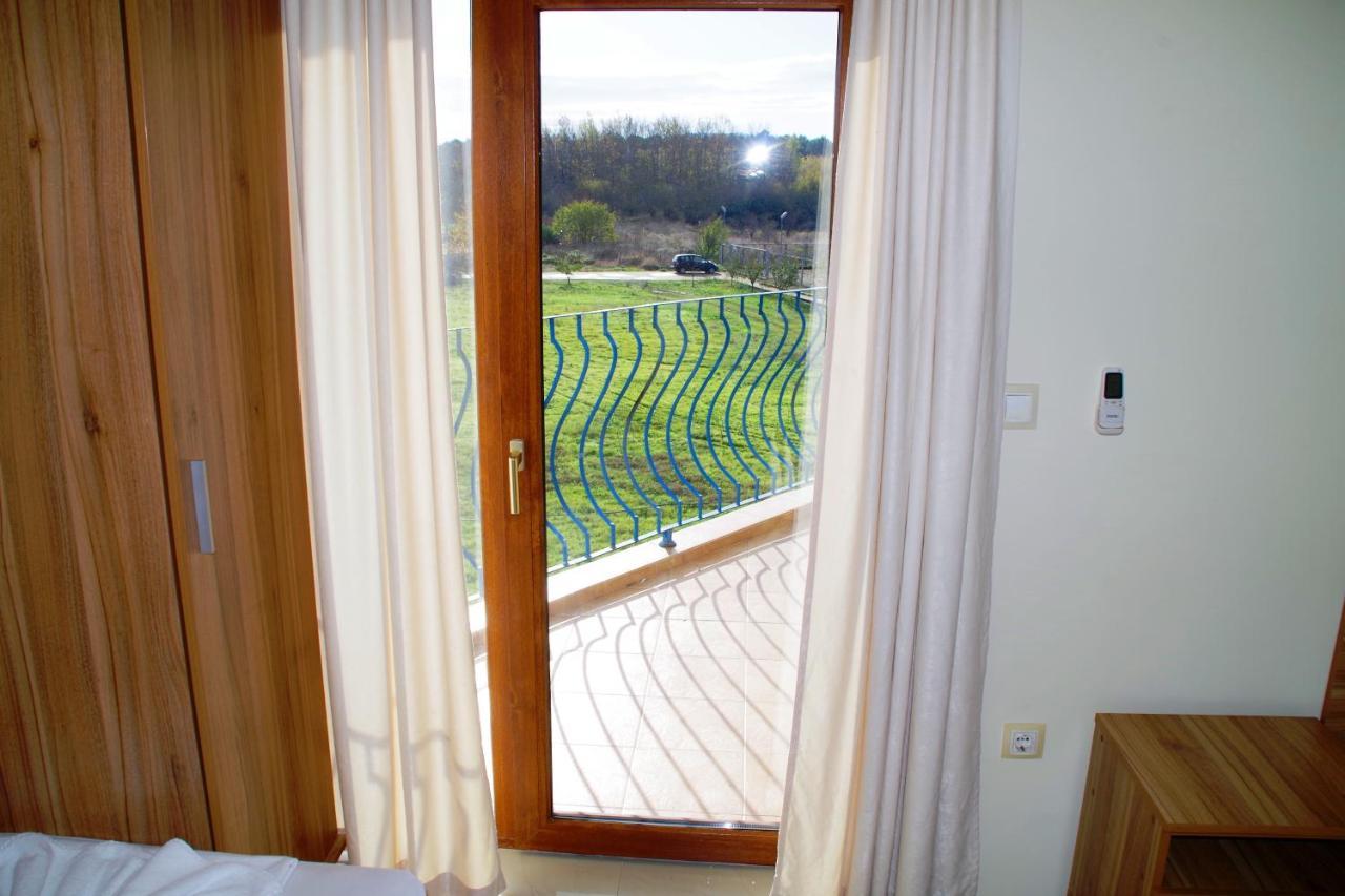 Azura Garden Apartments Chernomorets Esterno foto