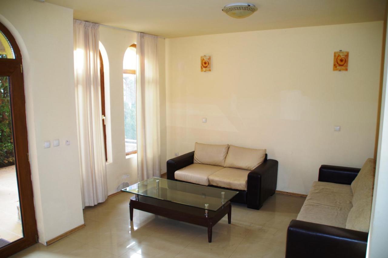 Azura Garden Apartments Chernomorets Esterno foto