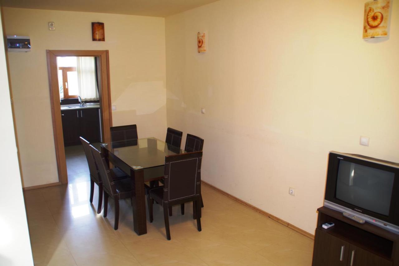 Azura Garden Apartments Chernomorets Esterno foto